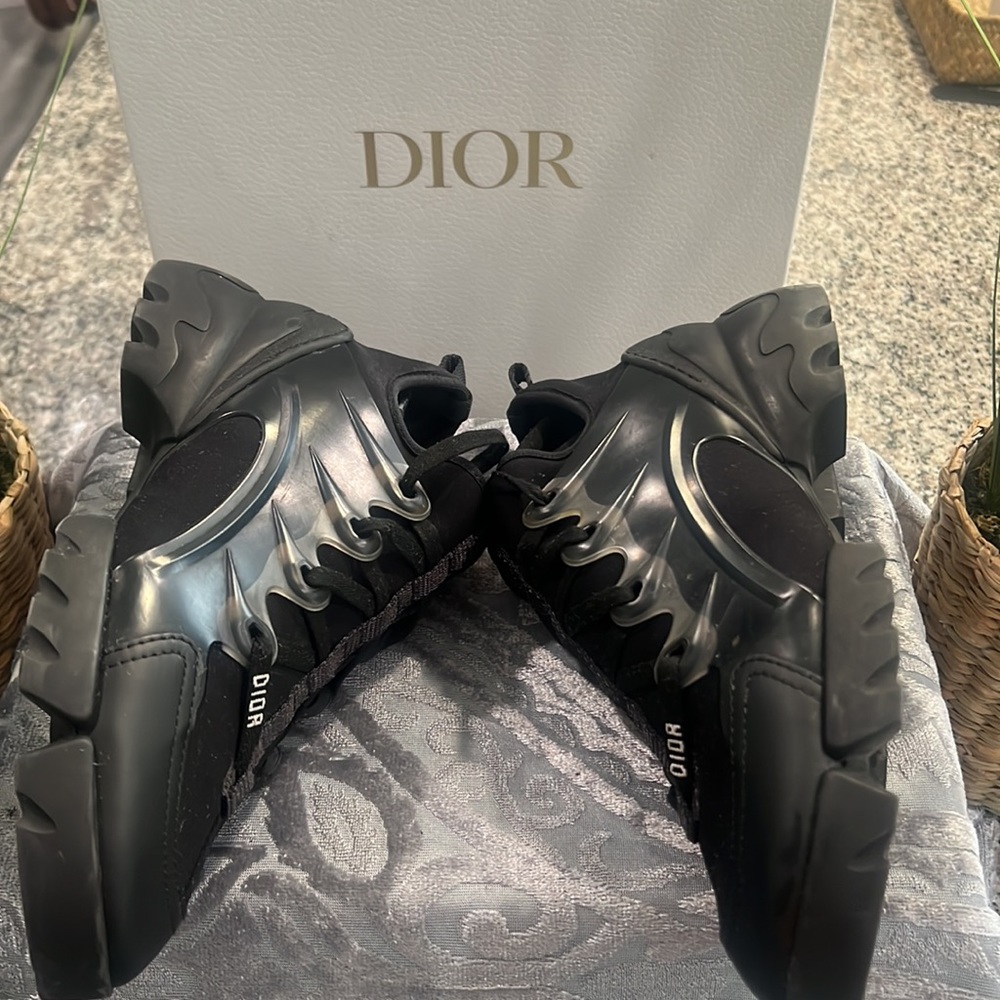 Dior D-CONNECT SNEAKER
Black Technical Fabric
Reference: KCK222NGG_S900 - Picture 6 of 10